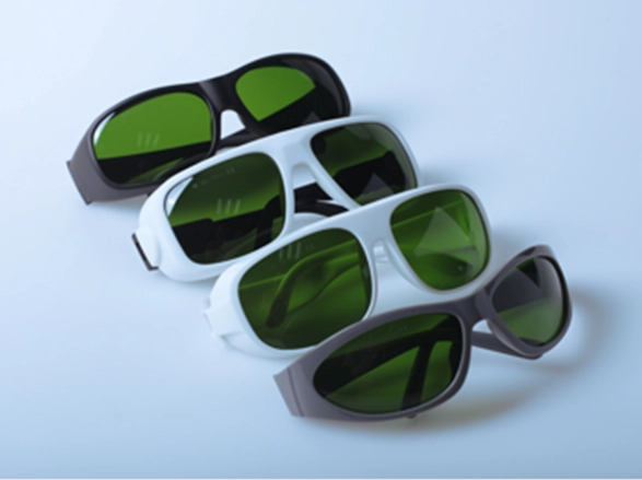 ما هو أساس تصنيف مستوى سلامة الليزر؟